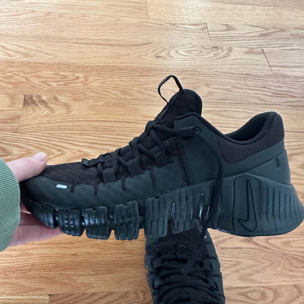 NWOT Nike women’s free metcon sneakers